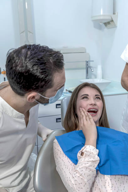 Best Tooth Infection Emergency Dentist  in Golden Hills, CA